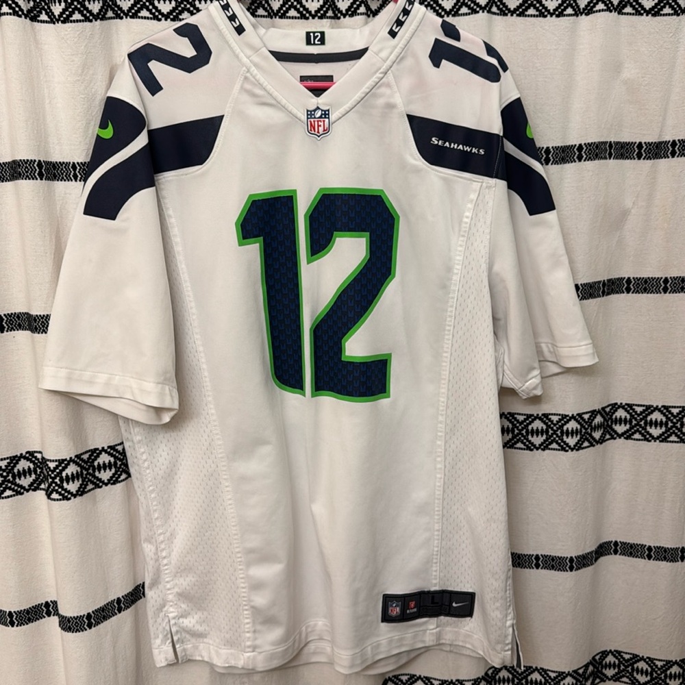 Men’s large Nike Seahawks jersey 12 fan white